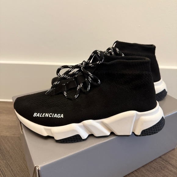 Balenciaga Black and White Speed Trainers - Picture 9 of 9